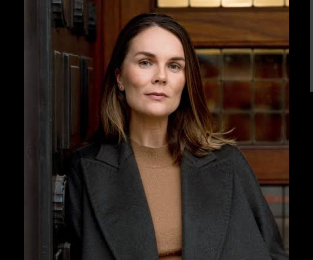 Caro Claire Burke